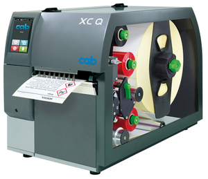 Industrielle Etikettendrucker CAB XC Q4 und XC Q6.3 – zweifarbig, 300 dpi, Hochgeschwindigkeits-Thermotransfer